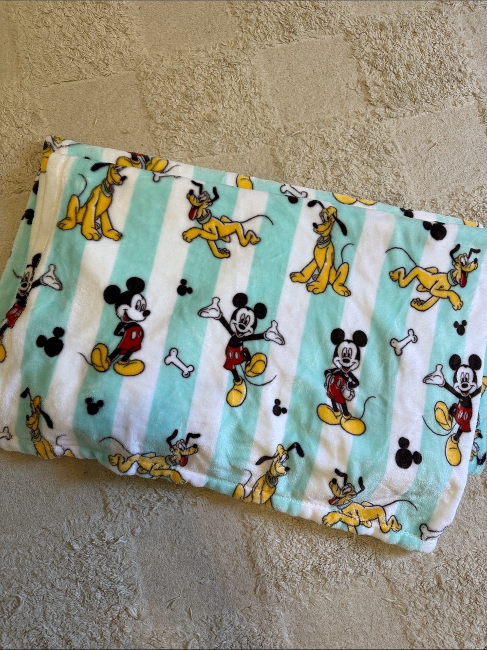 Disney Mickey & Pluto Plush Throw Blanket - Mint, White, Yellow